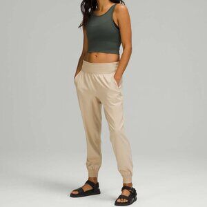 Lululemon Sun Setter High Rise Jogger / pants (Trench) beige / tan lightweight